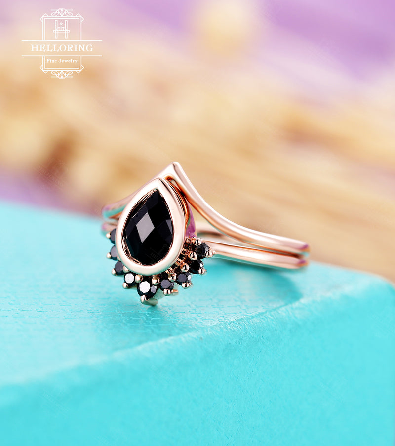 Pear shaped engagement ring set women,Black Onyx wedding ring,Black diamond jewelry,Curved plain gold band,Unique Anniversary gifts for her